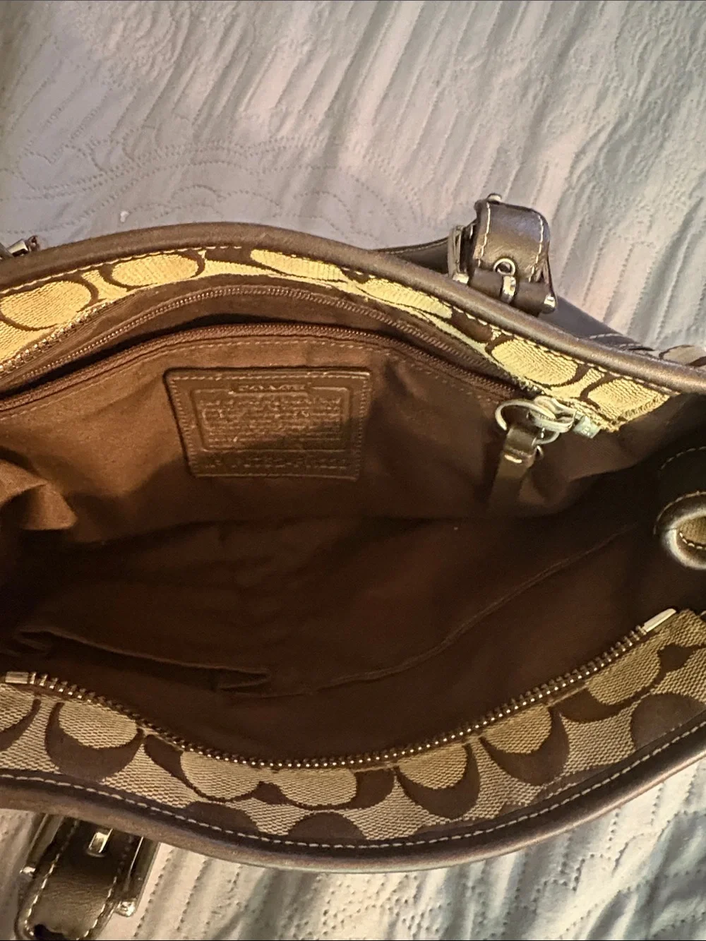 Coach classic signature
